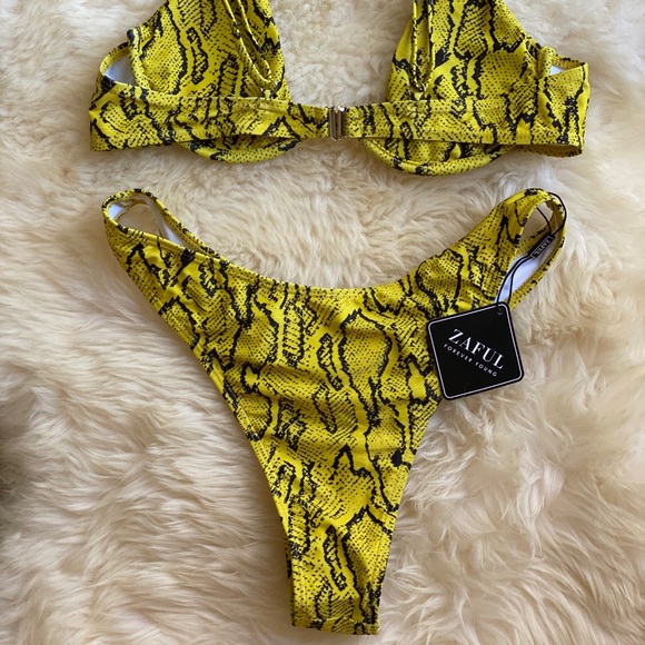 🔥NWT🔥 “ZAFUL” YELLOW SNAKESKIN SUPER SEXY BIKINI - Picture 7 of 7